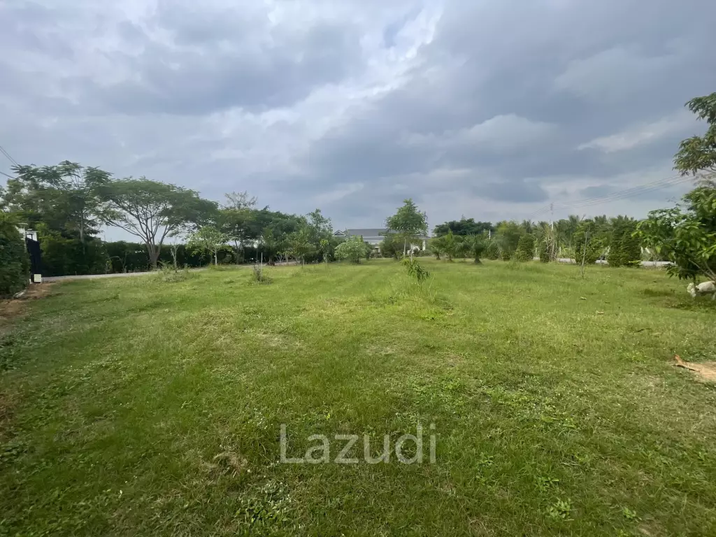 7,790 sq m plot of land / private fish pond / 420 sq m living and terrace space