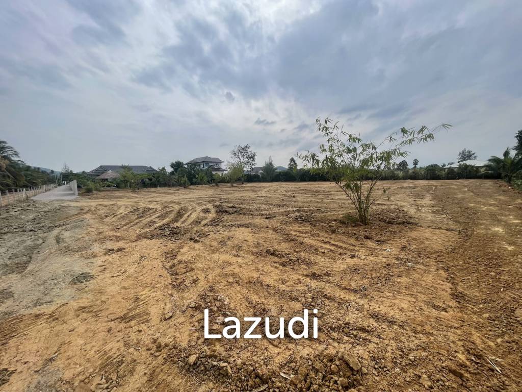 7,790 sq m plot of land / private fish pond / 420 sq m living and terrace space