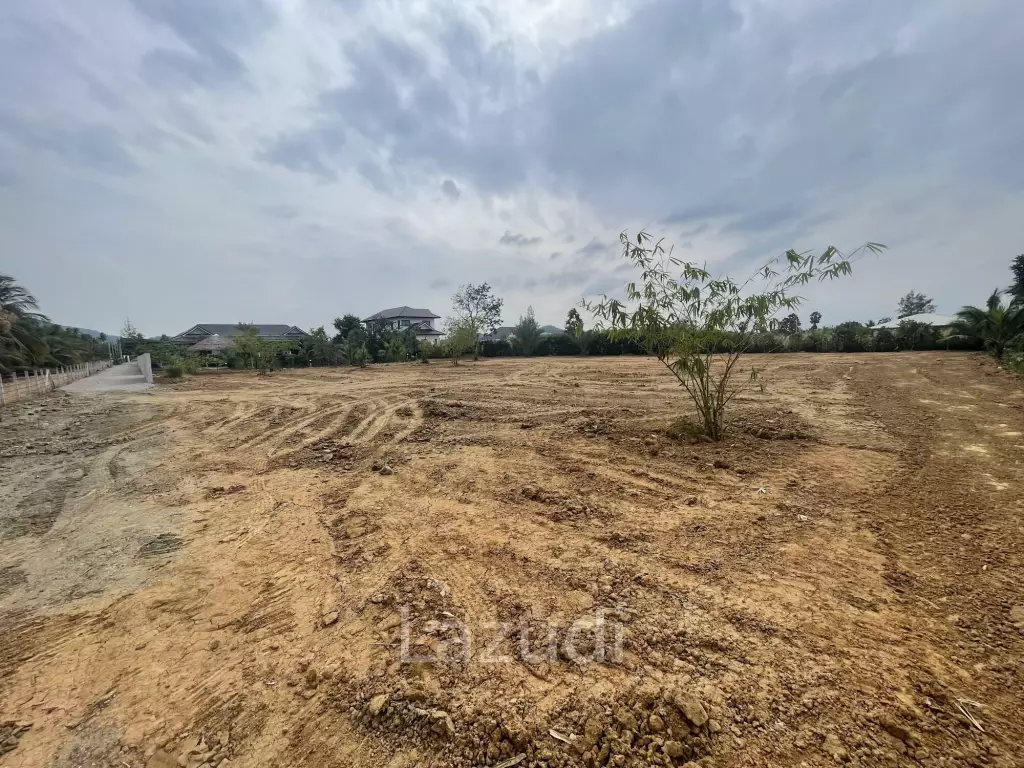 7,790 sq m plot of land / private fish pond / 420 sq m living and terrace space