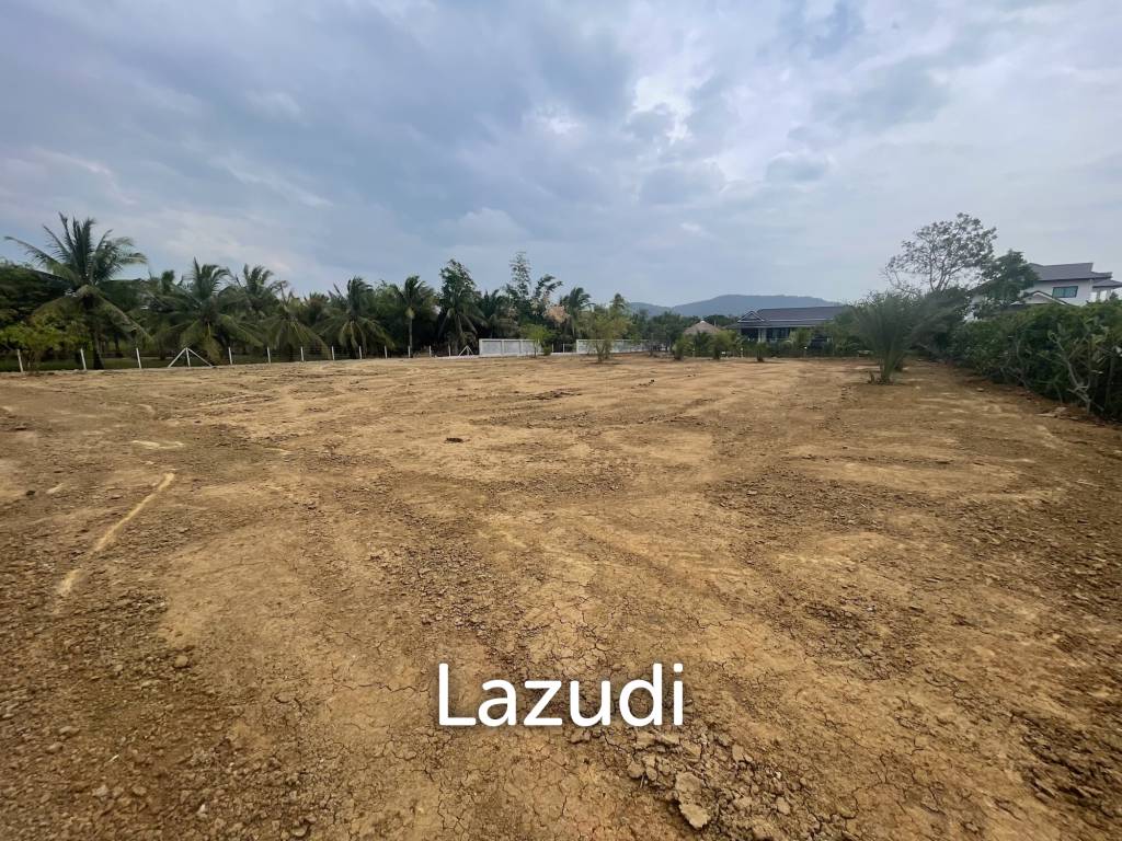 7,790 sq m plot of land / private fish pond / 420 sq m living and terrace space