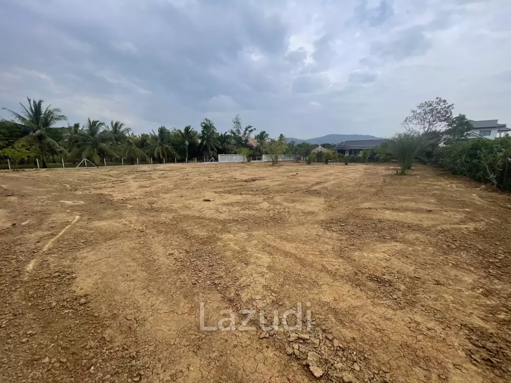7,790 sq m plot of land / private fish pond / 420 sq m living and terrace space