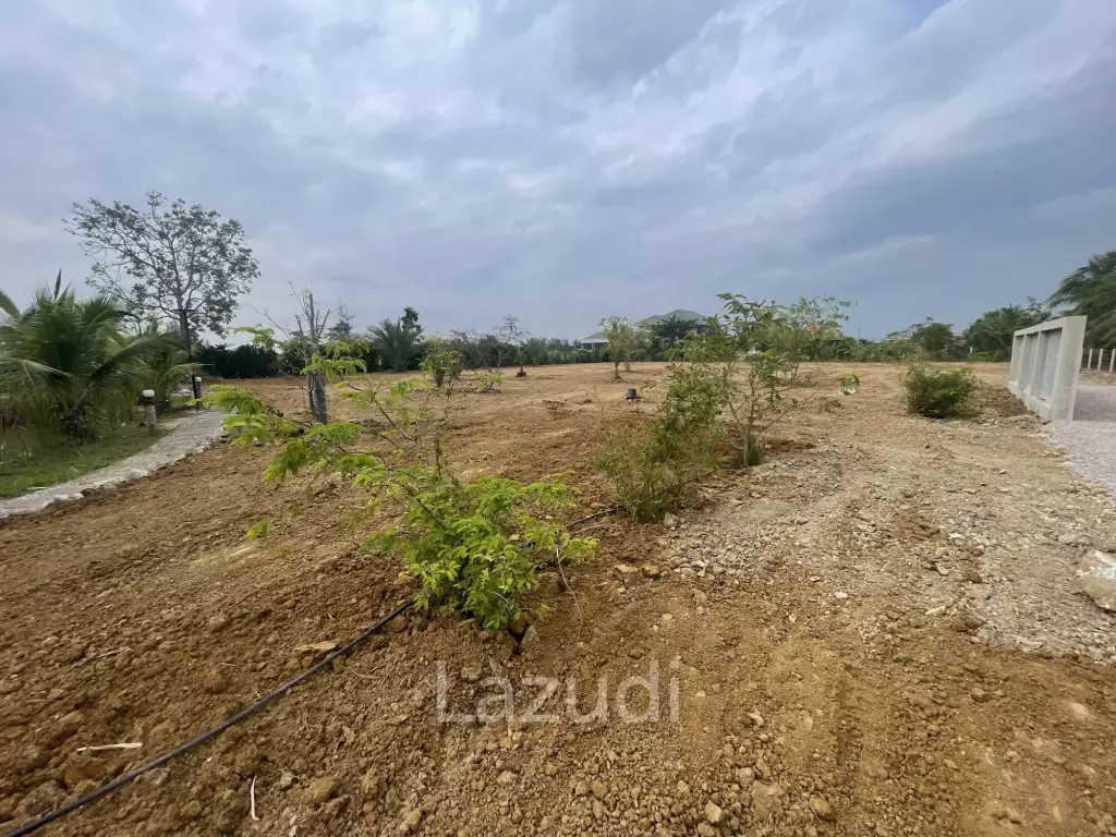 7,790 sq m plot of land / private fish pond / 420 sq m living and terrace space