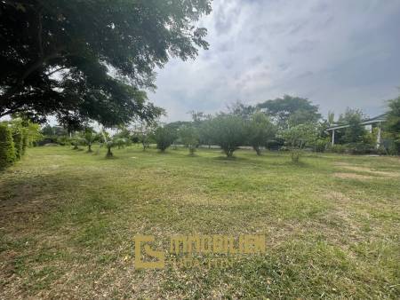 7.790 qm Grundstück / privater Fischeich / 420 qm Wohn- und Terrassenfläche