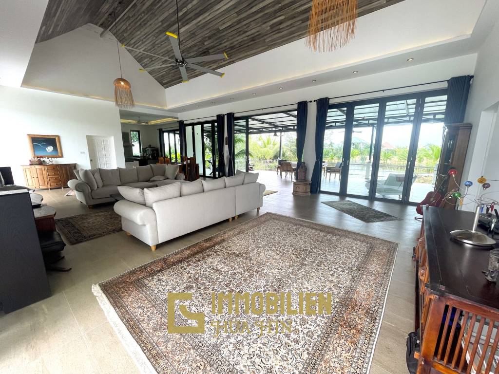 7.790 qm Grundstück / privater Fischeich / 420 qm Wohn- und Terrassenfläche