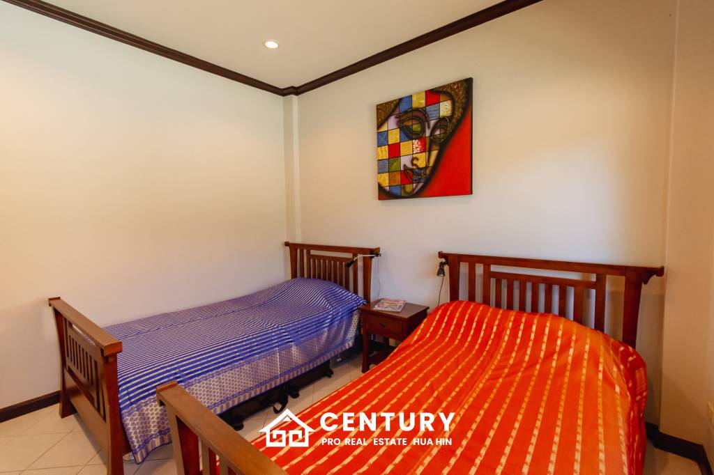 2 bed townhouse minutes from downtown