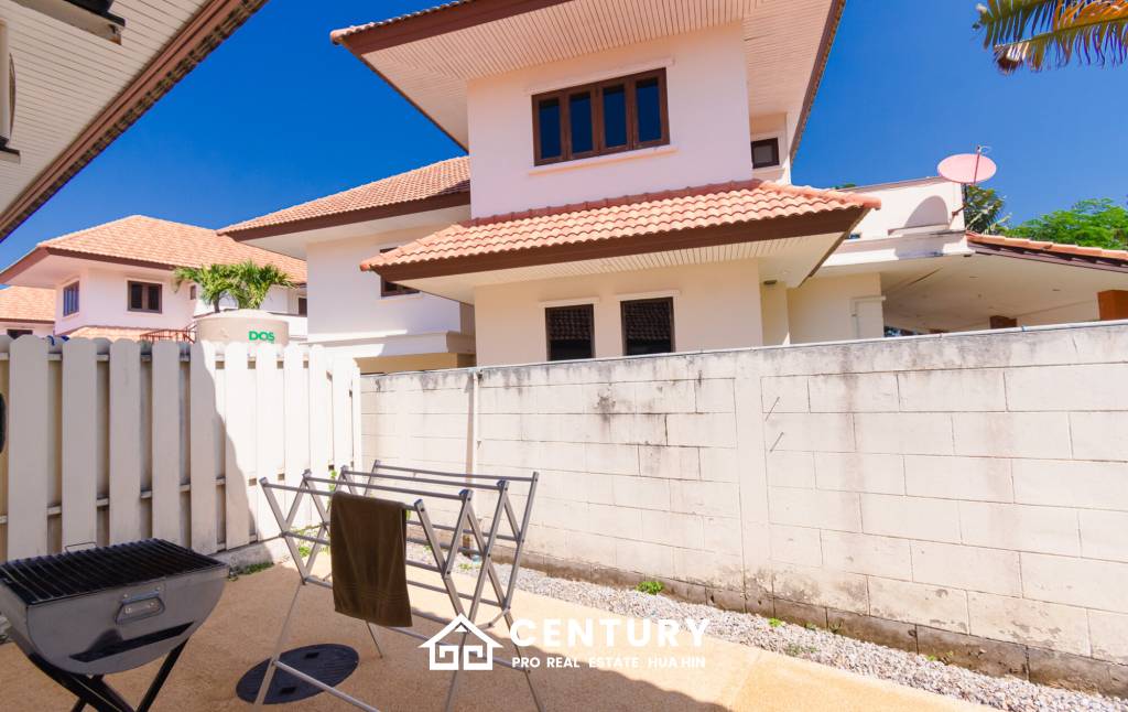 2 bed townhouse minutes from downtown