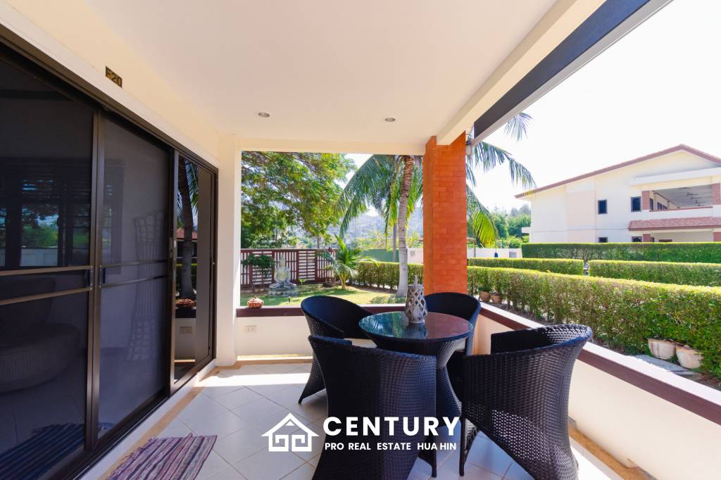 2 bed townhouse minutes from downtown