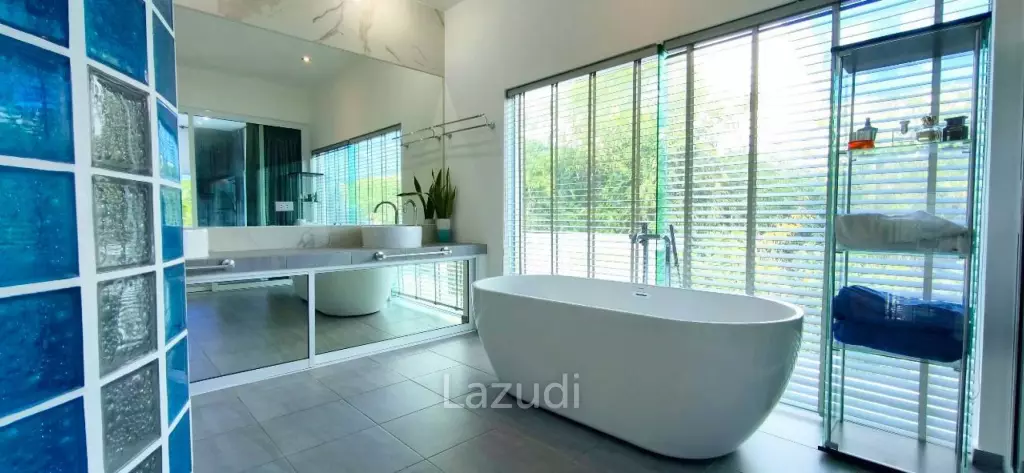 3 Bedroom 4 Bathroom 350 SQ.M. Riverside