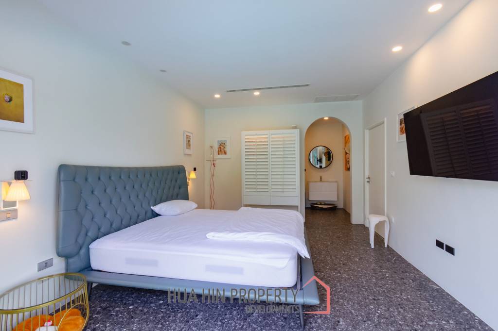 LUXURY MODERN POOL VILLA AT BLACK MOUNTAIN GOLF COURSE