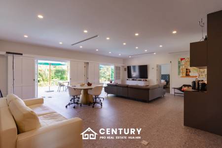 LUXURY MODERN POOL VILLA AT BLACK MOUNTAIN GOLF COURSE