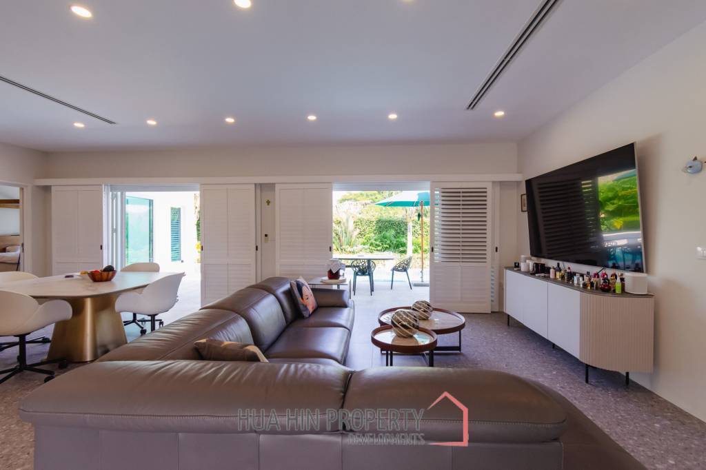 LUXURY MODERN POOL VILLA AT BLACK MOUNTAIN GOLF COURSE