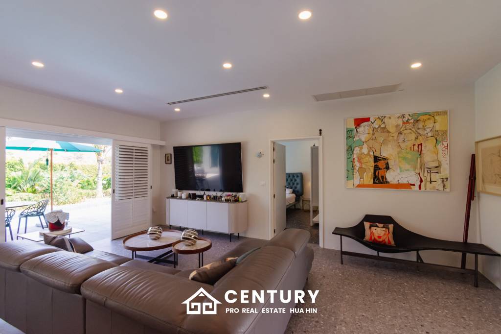 LUXURY MODERN POOL VILLA AT BLACK MOUNTAIN GOLF COURSE