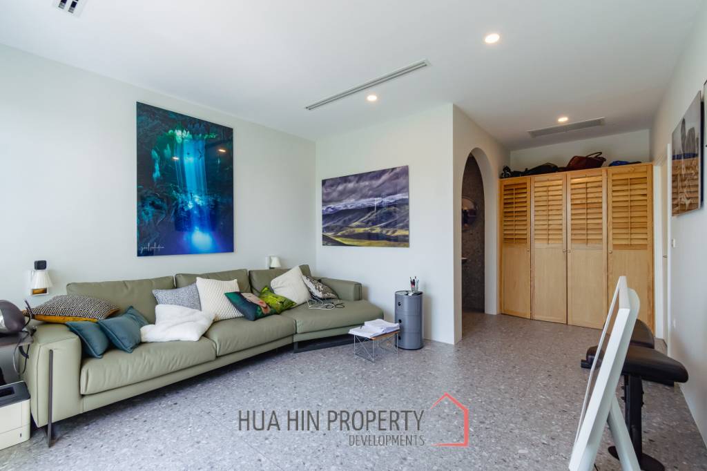 LUXURY MODERN POOL VILLA AT BLACK MOUNTAIN GOLF COURSE