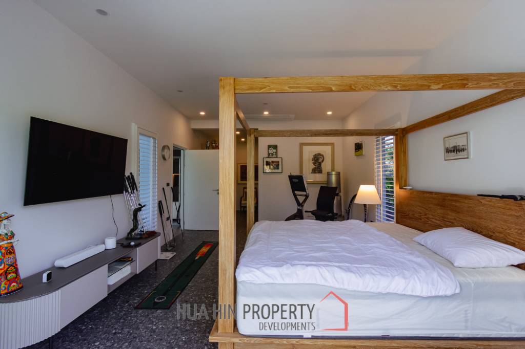 LUXURY MODERN POOL VILLA AT BLACK MOUNTAIN GOLF COURSE