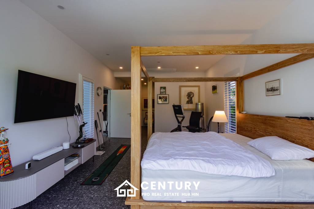 LUXURY MODERN POOL VILLA AT BLACK MOUNTAIN GOLF COURSE