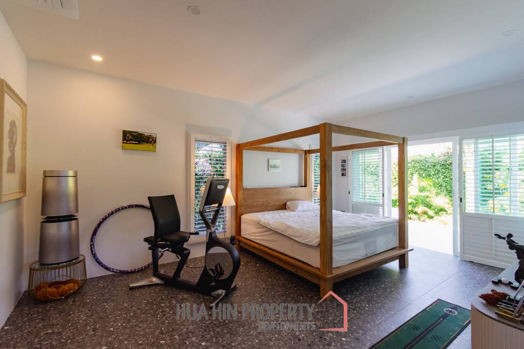 LUXURY MODERN POOL VILLA AT BLACK MOUNTAIN GOLF COURSE