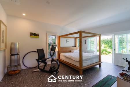 LUXURY MODERN POOL VILLA AT BLACK MOUNTAIN GOLF COURSE