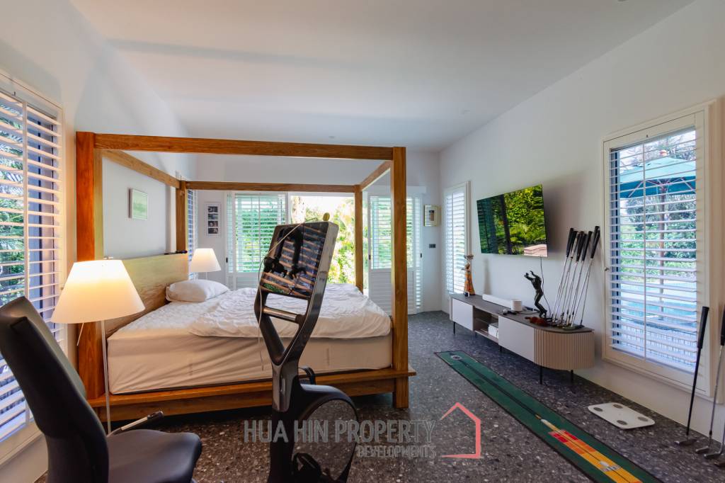 LUXURY MODERN POOL VILLA AT BLACK MOUNTAIN GOLF COURSE