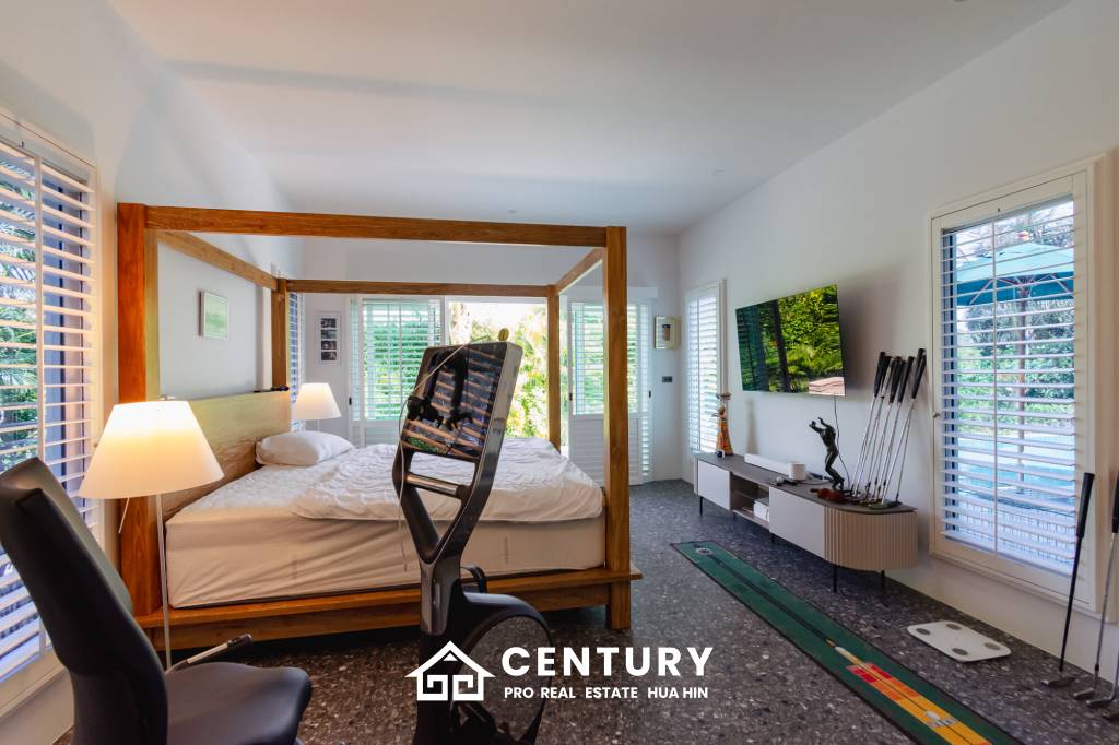 LUXURY MODERN POOL VILLA AT BLACK MOUNTAIN GOLF COURSE