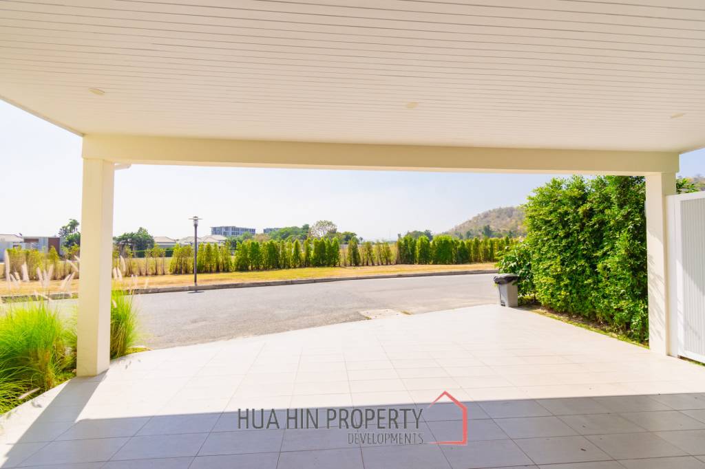 LUXURY MODERN POOL VILLA AT BLACK MOUNTAIN GOLF COURSE