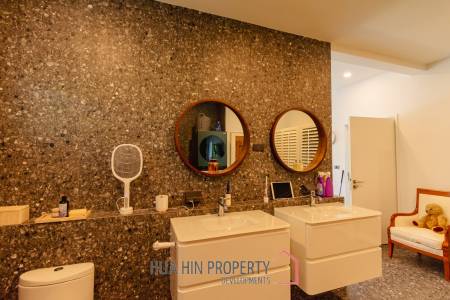 LUXURY MODERN POOL VILLA AT BLACK MOUNTAIN GOLF COURSE