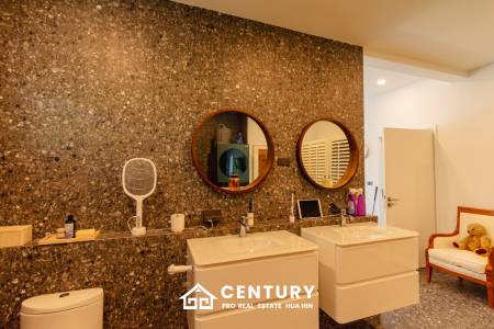 LUXURY MODERN POOL VILLA AT BLACK MOUNTAIN GOLF COURSE