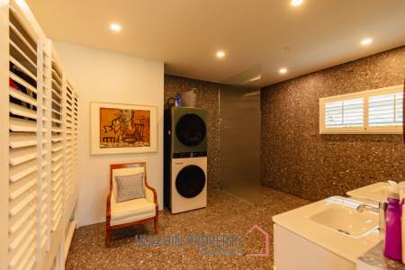 LUXURY MODERN POOL VILLA AT BLACK MOUNTAIN GOLF COURSE