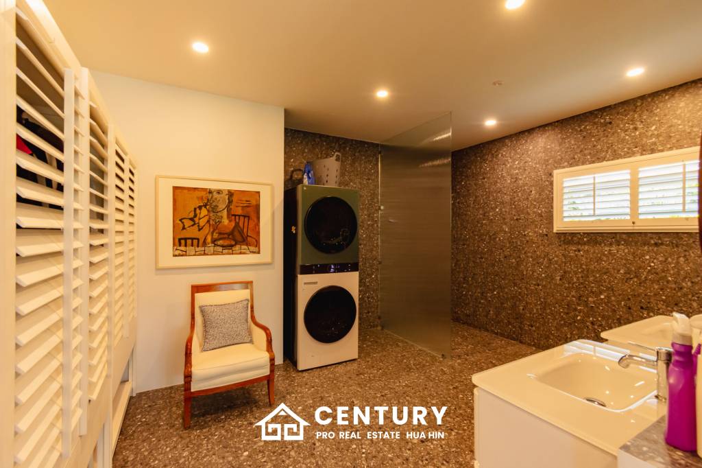 LUXURY MODERN POOL VILLA AT BLACK MOUNTAIN GOLF COURSE