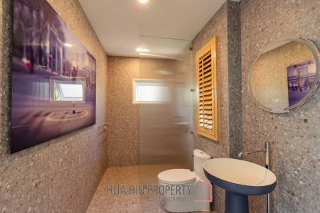 LUXURY MODERN POOL VILLA AT BLACK MOUNTAIN GOLF COURSE