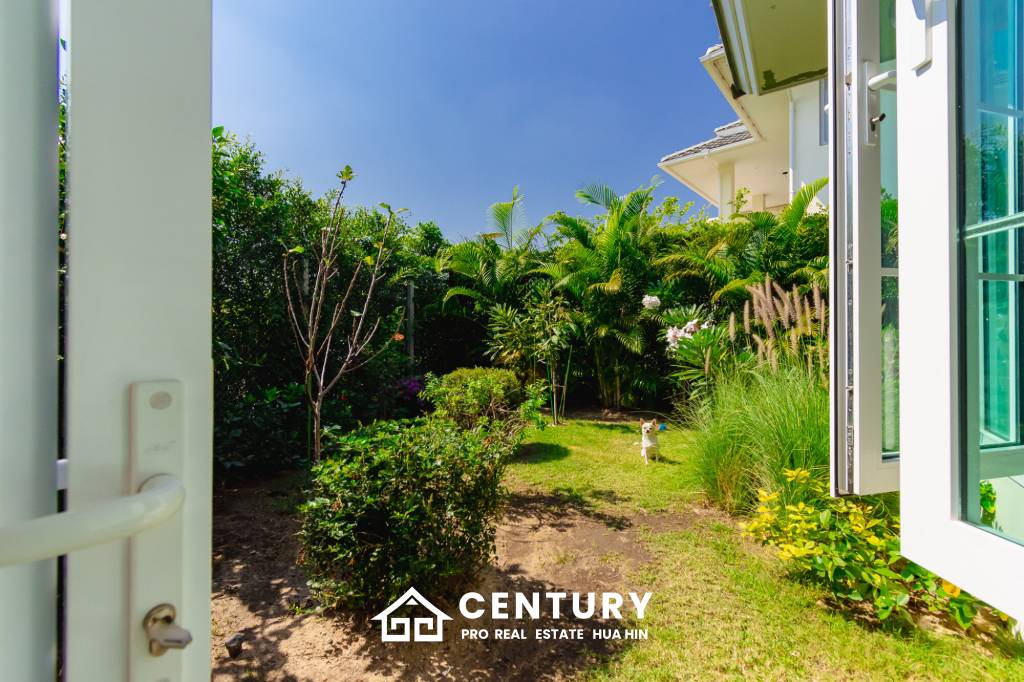 LUXURY MODERN POOL VILLA AT BLACK MOUNTAIN GOLF COURSE