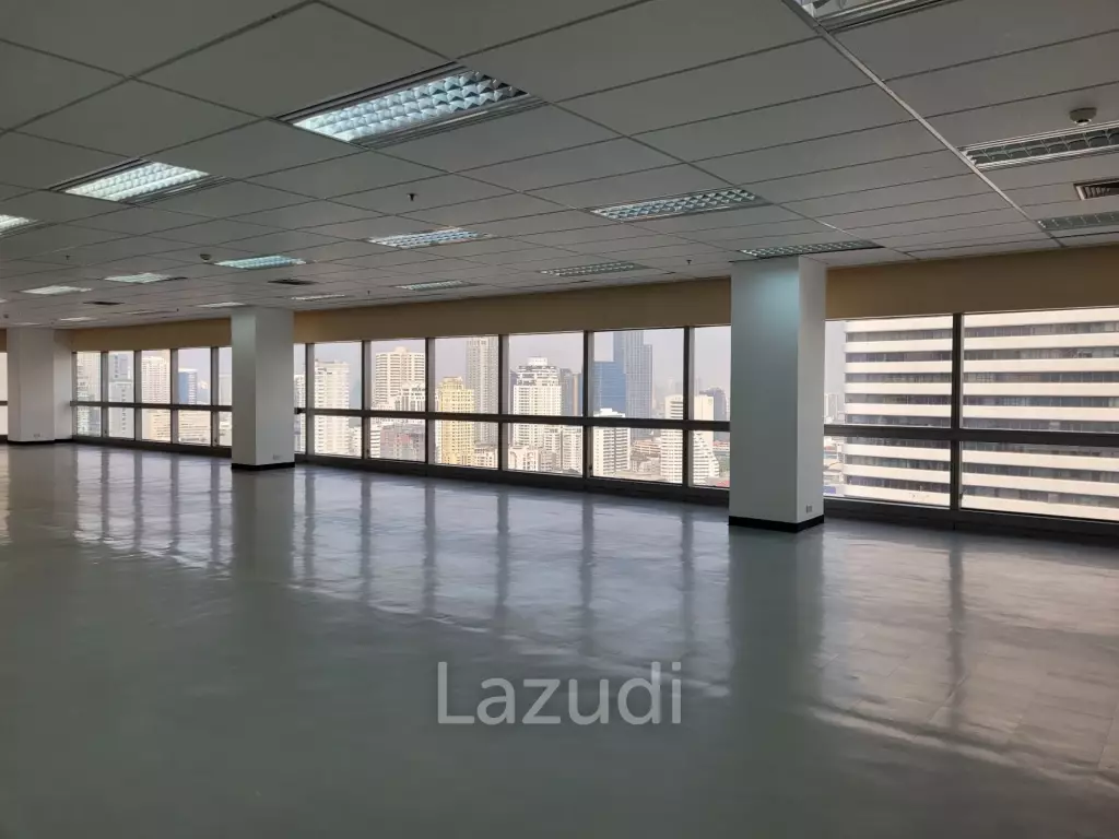 183 sqm Office for Rent at Sermmit Tower Sukhumvit Asoke Bangkok
