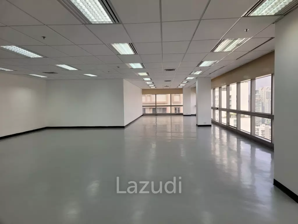 183 sqm Office for Rent at Sermmit Tower Sukhumvit Asoke Bangkok
