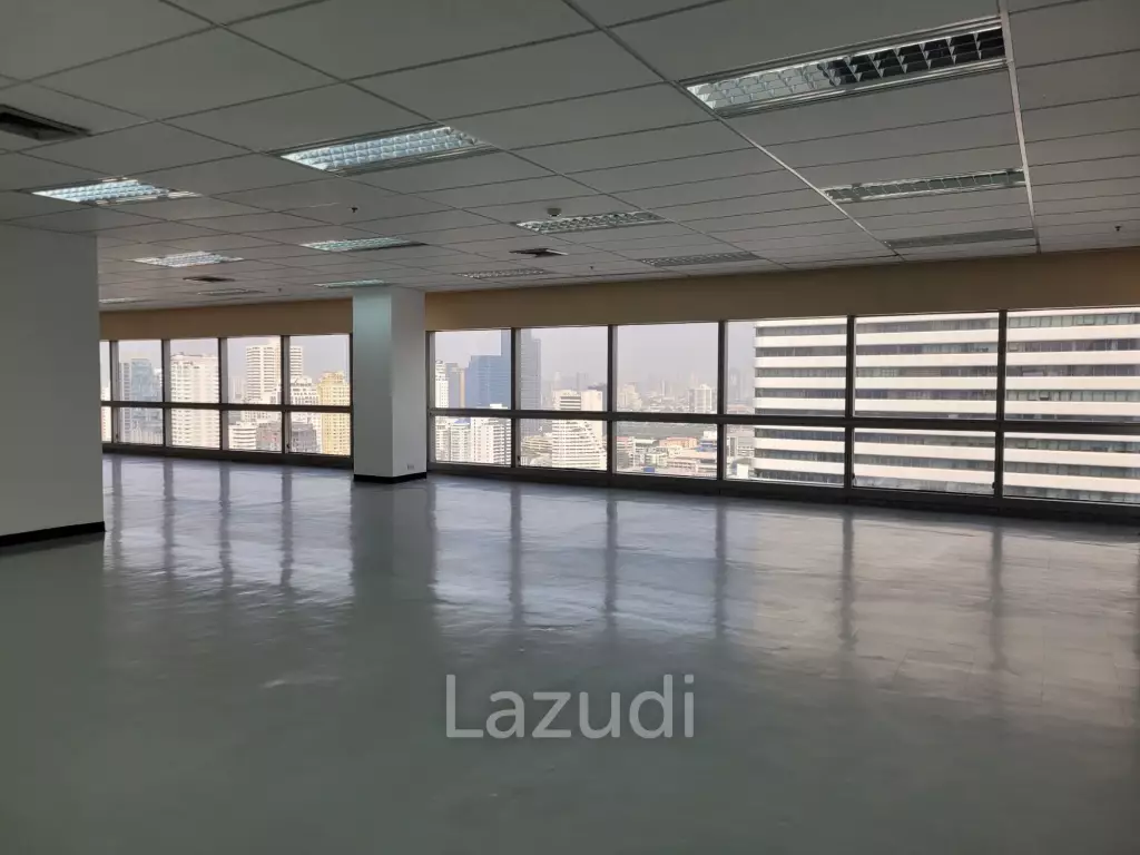 183 sqm Office for Rent at Sermmit Tower Sukhumvit Asoke Bangkok
