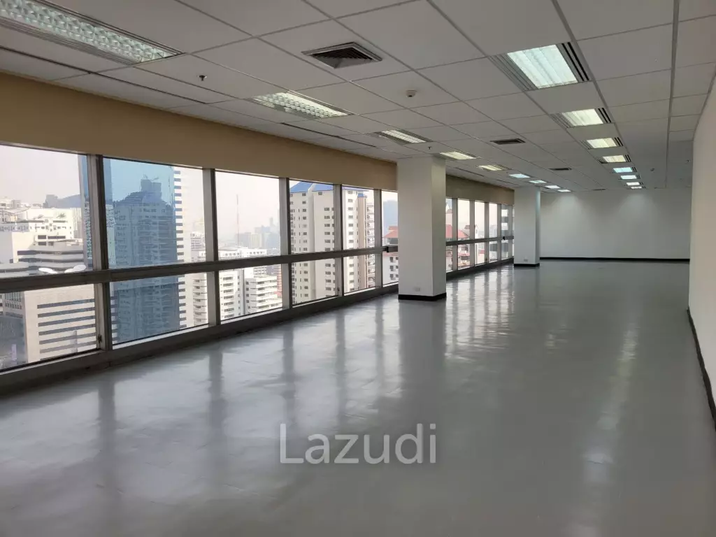 183 sqm Office for Rent at Sermmit Tower Sukhumvit Asoke Bangkok