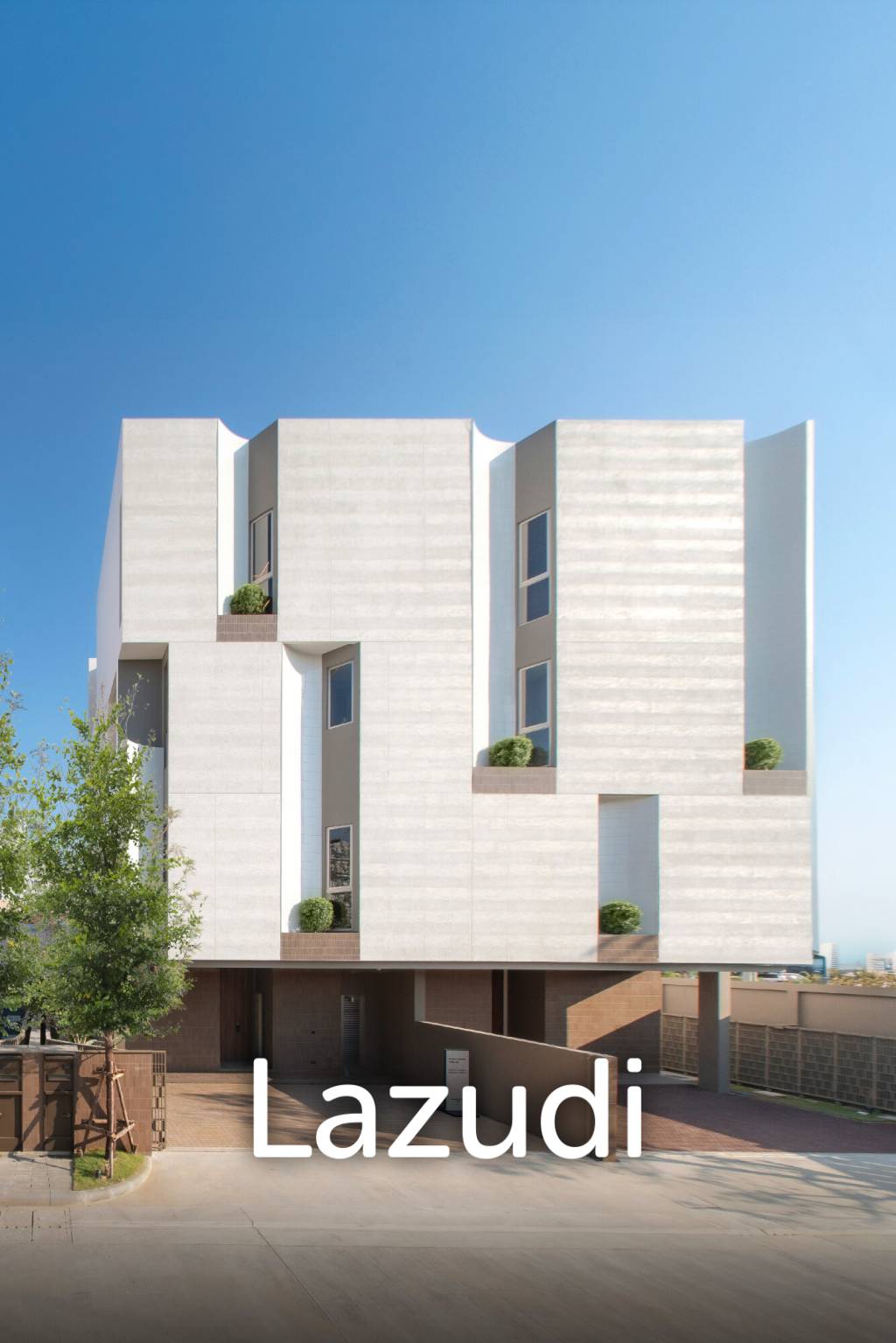 4 Bed 5 Bath Townhouse For Sale in Providence Lane Lasalle