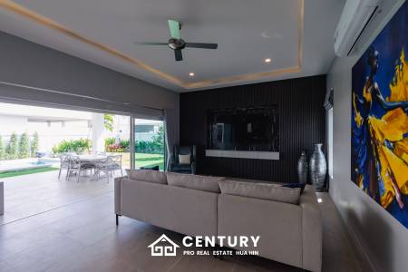 195 sqm pool villa in Thap Tai Hua Hin MeeDee Homes