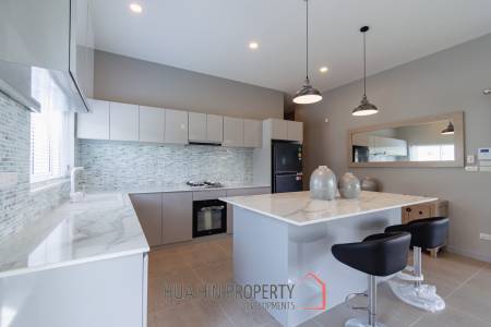 195 sqm pool villa in Thap Tai Hua Hin MeeDee Homes