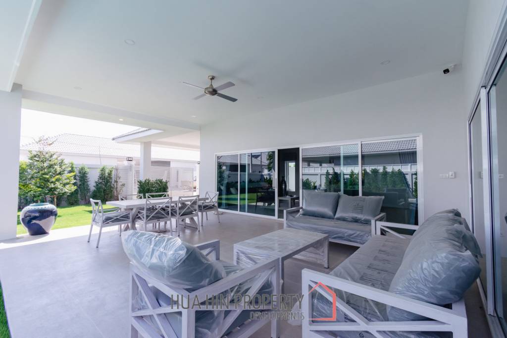 195 sqm pool villa in Thap Tai Hua Hin MeeDee Homes