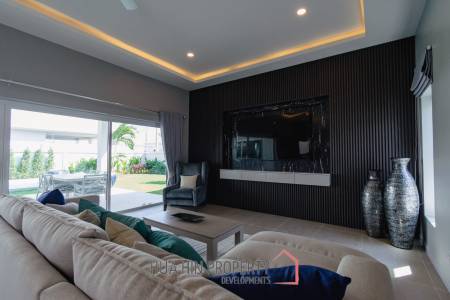 195 sqm pool villa in Thap Tai Hua Hin MeeDee Homes