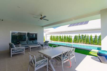 195 sqm pool villa in Thap Tai Hua Hin MeeDee Homes