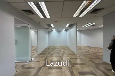 180 sqm office in Charn Issara Tower 1 Close to MRT Silom, BTS,  Bang Rak Bangkok