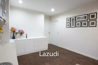 Modern 100 sqm Condo at Chamchuri Square Residence Pathum Wan