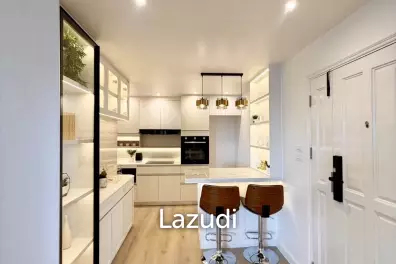 85 sqm modern 2 bedroom condo on 11th floor in Chong Nonsi Bangkok
