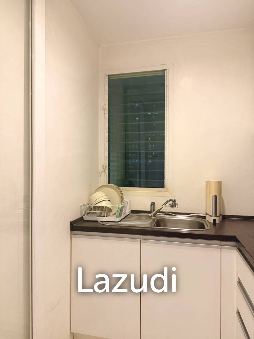 70.8 sqm 2 Bedroom Condo on 8th Floor at The Bangkok Sathorn-Taksin, Khlong San