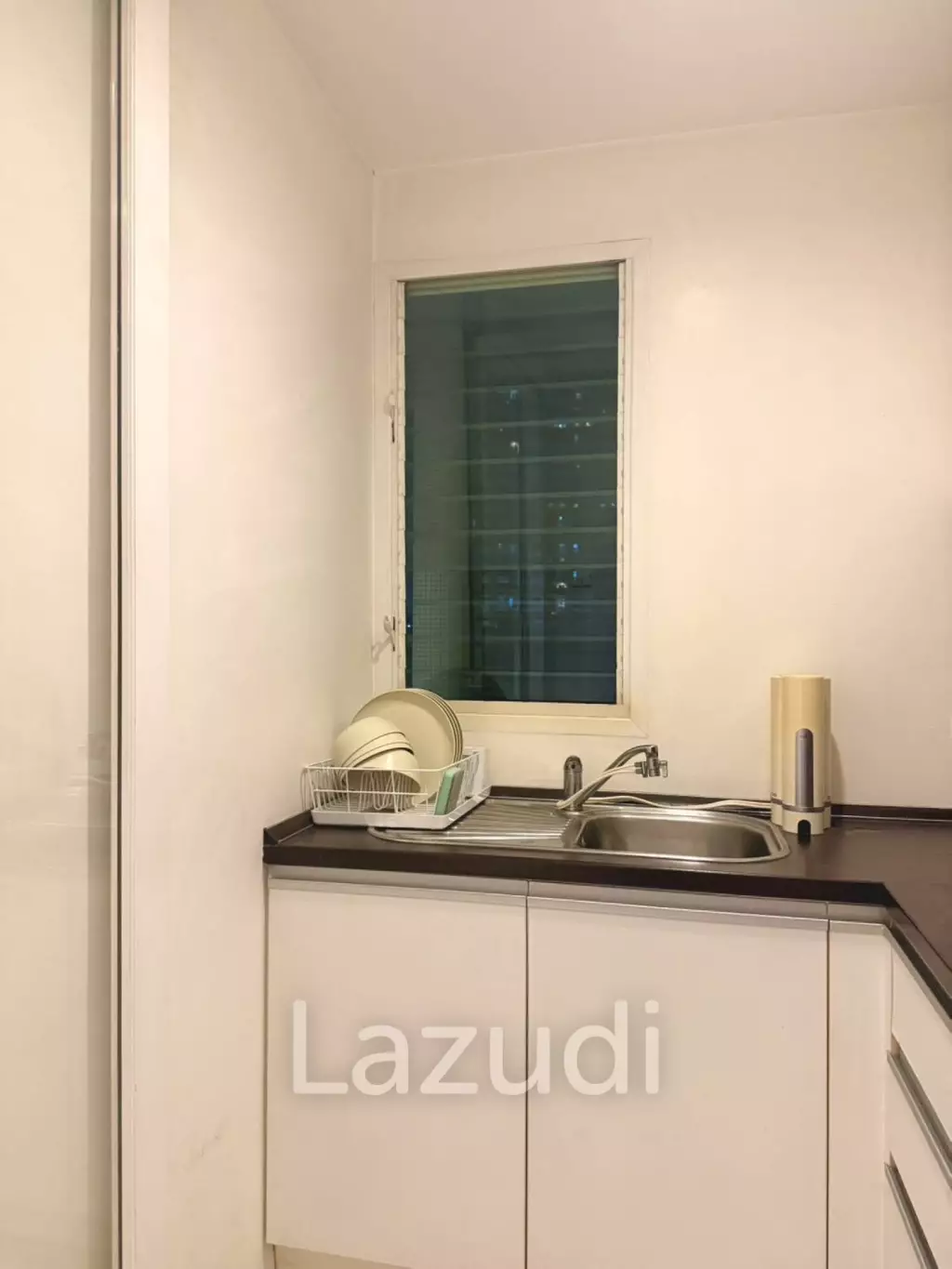 70.8 sqm 2 Bedroom Condo on 8th Floor at The Bangkok Sathorn-Taksin, Khlong San