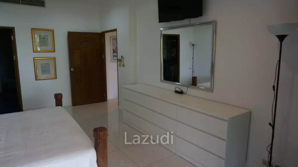 2 Beds 2 Baths 170 SQ.M. Baan Somprasong Condominium