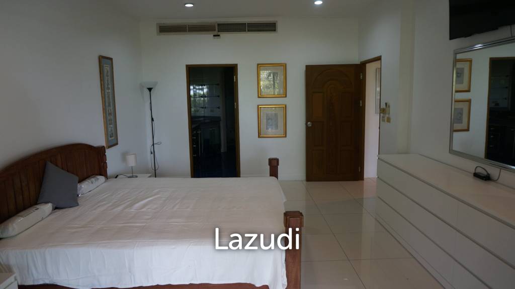 2 Beds 2 Baths 170 SQ.M. Baan Somprasong Condominium