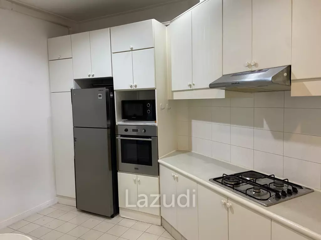 2 Beds 2 Baths 170 SQ.M. Baan Somprasong Condominium