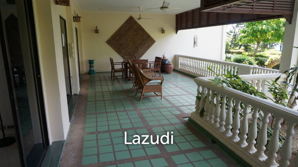 2 Beds 2 Baths 170 SQ.M. Baan Somprasong Condominium