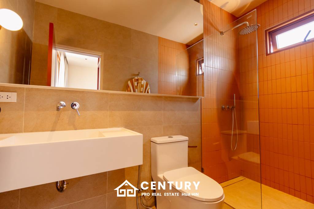 New Modern House 5 bedroom pool villa in Thap Tai Hua Hin